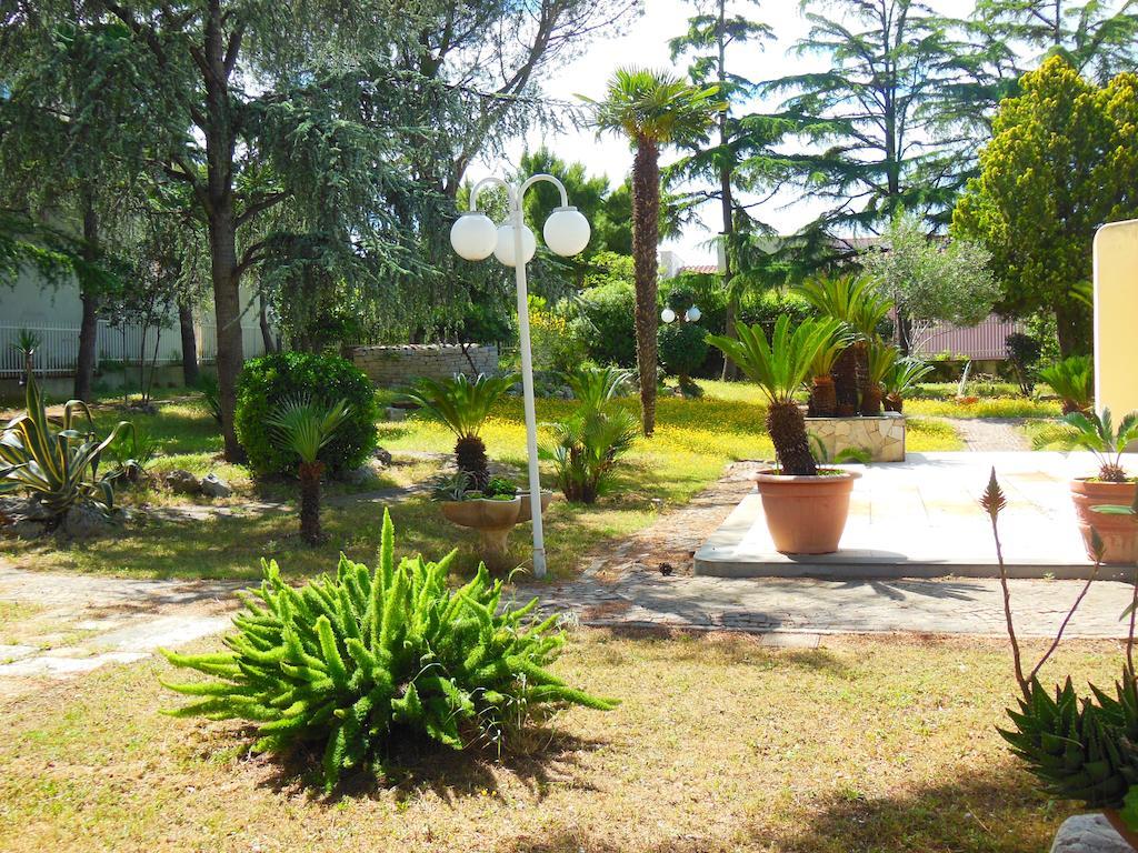 B&B Villa Garden Bisceglie Exterior foto